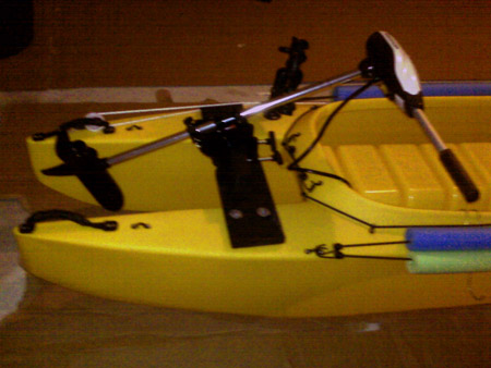 Electric motor mounted on W500 fishing kayak